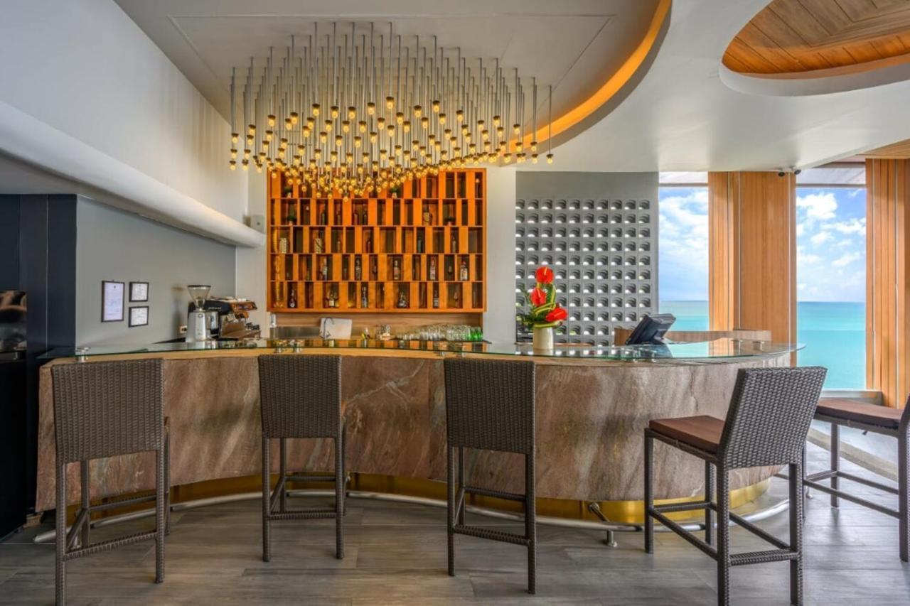 Namaka Resort Kamala المظهر الخارجي الصورة The bar at the Sky Bar