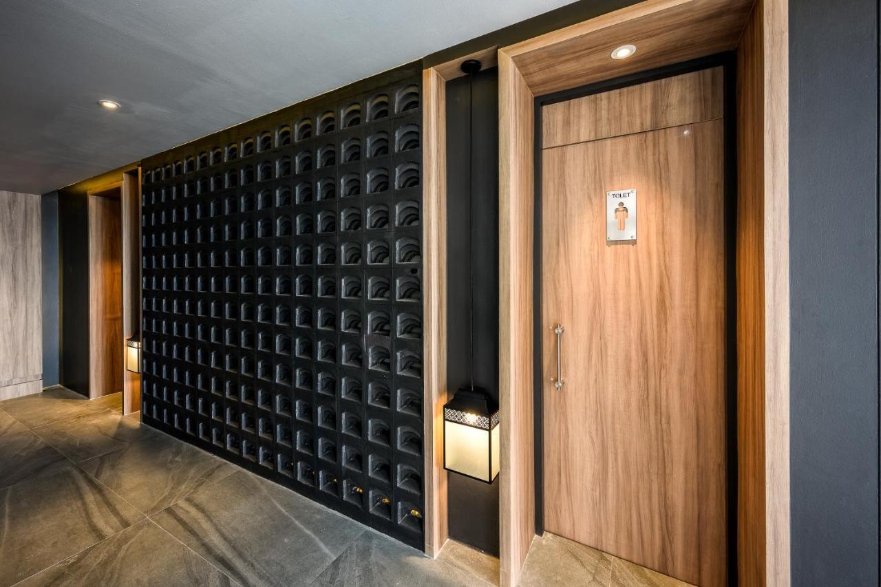 Namaka Resort Kamala المظهر الخارجي الصورة Mailboxes in a condominium